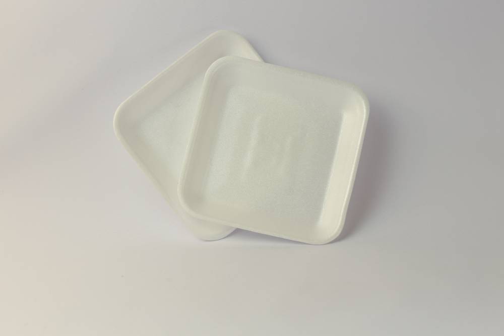TRL-001 - BANDEJA RASA EPS 150X150X18 (B1) C/100 TOTALPLAST